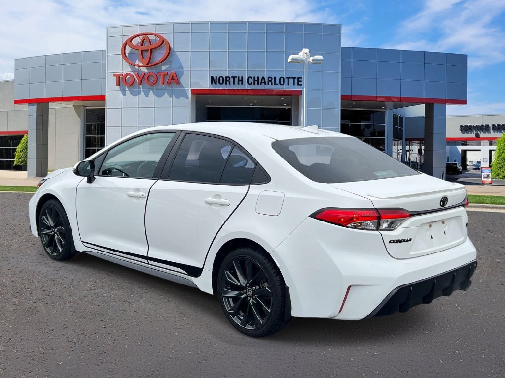 Used 2024 Toyota Corolla SE FWD image 5