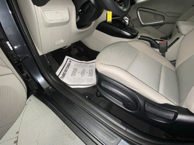 Used 2022 Kia Soul LX FWD image 12
