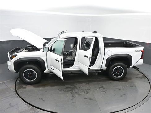 Used 2025 Toyota Tacoma TRD Sport image 63