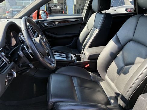 Used 2023 Porsche Macan AWD/4WD image 12