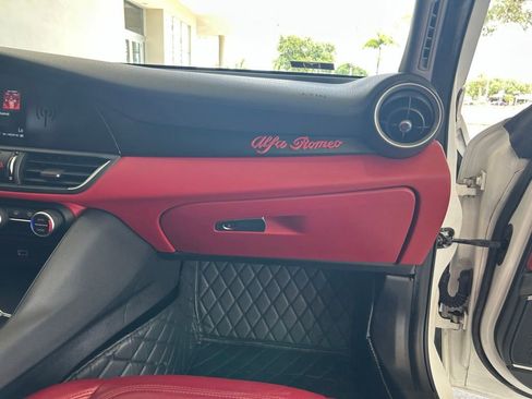 Used 2018 Alfa Romeo Giulia RWD image 23