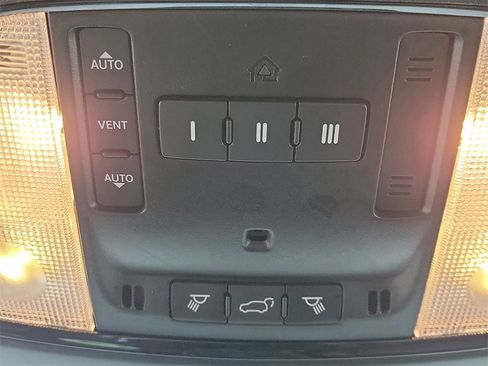 Used 2023 Dodge Durango GT image 35