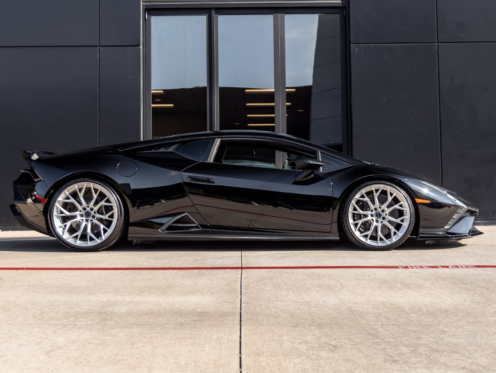 Used 2023 Lamborghini Huracan Tecnica RWD image 10