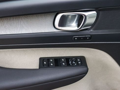 Used 2026 Volvo XC40 B5 Plus w/ Protection Package Premier image 32