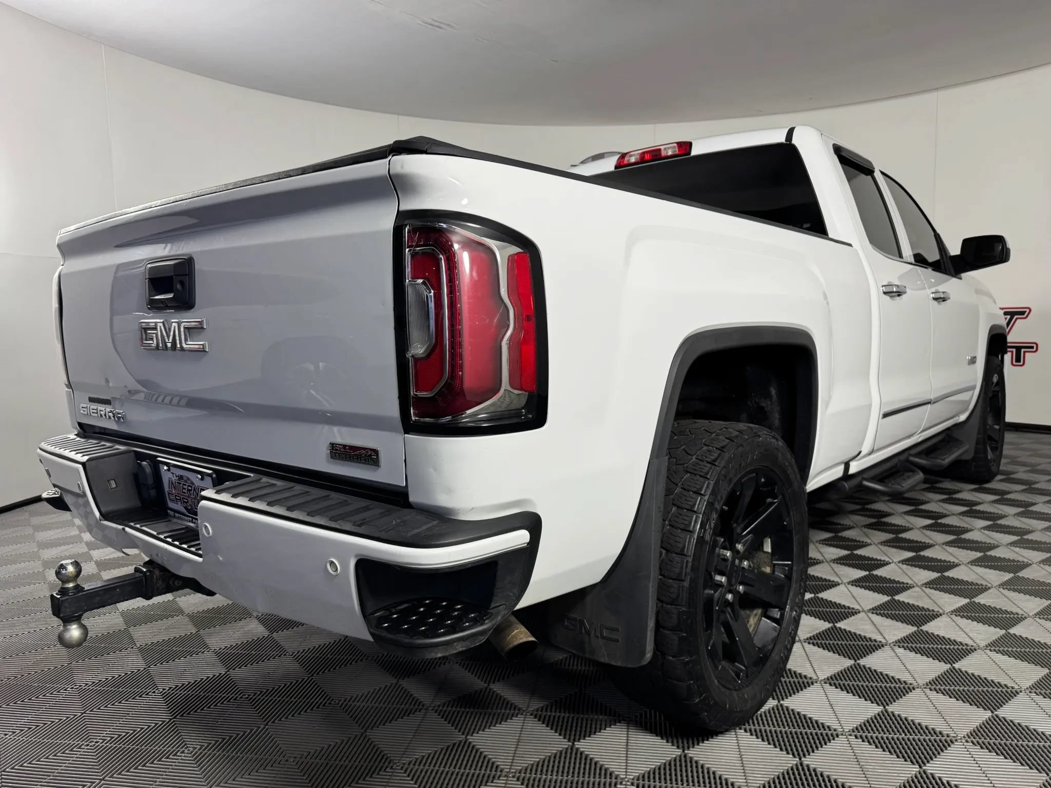 Used 2016 GMC Sierra 1500 SLT w/ All-Terrain Package AWD/4WD image 20