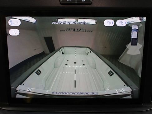 Used 2025 Ford F450 Platinum w/ FX4 Off-Road Package image 19