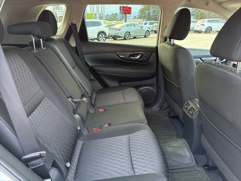 Used 2018 Nissan Rogue S image 14