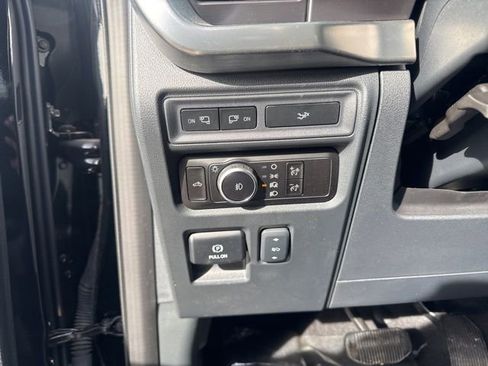 Used 2023 Ford F150 Lariat image 23