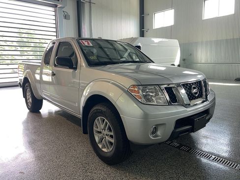 Used 2017 Nissan Frontier SV w/ SV Value Truck Package AWD/4WD image 1