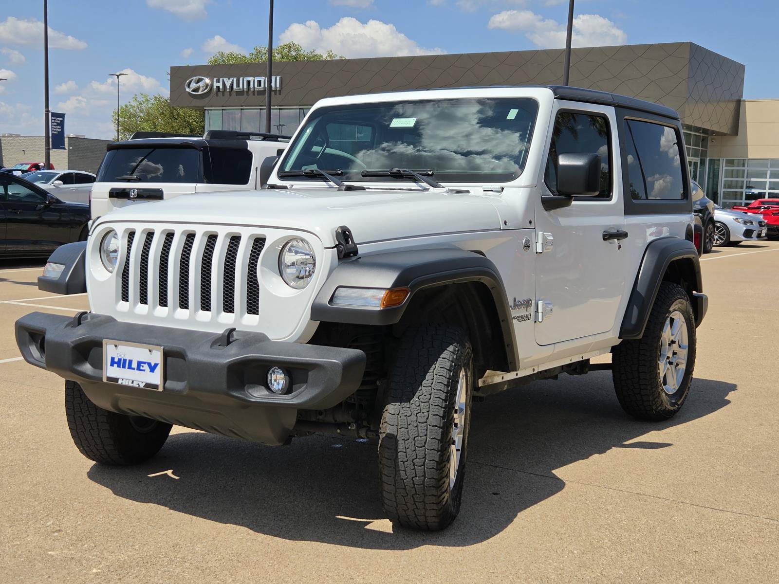 Used 2020 Jeep Wrangler Sport AWD/4WD image 2