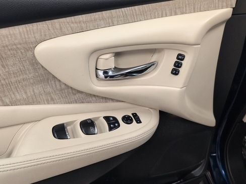 Used 2021 Nissan Murano SL w/ SL Moonroof Package image 9