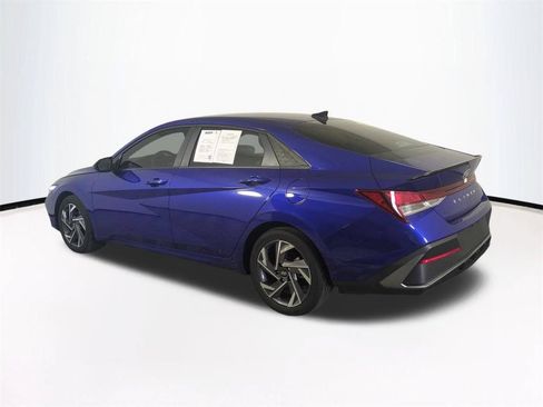 Used 2025 Hyundai Elantra Sport FWD image 7