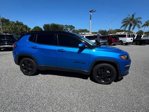 Used 2021 Jeep Compass Latitude FWD image 4
