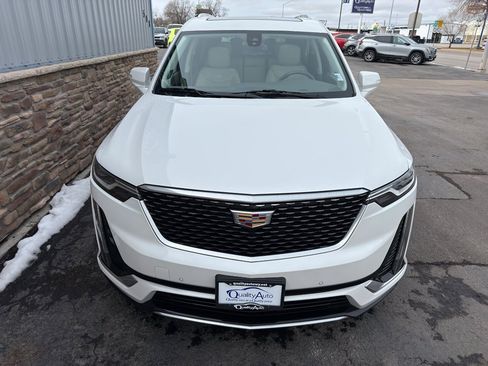 Used 2023 Cadillac XT6 Premium Luxury image 3