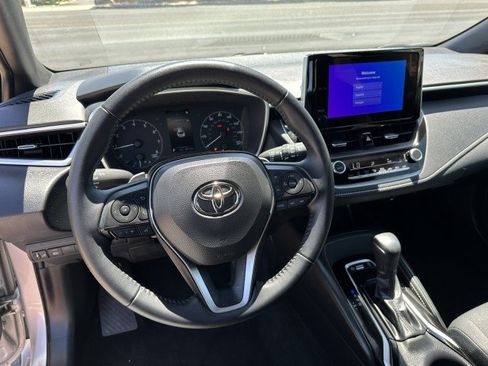 Used 2025 Toyota Corolla SE FWD image 12