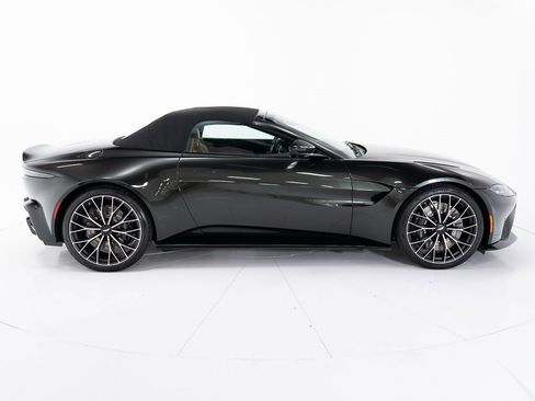 Used 2023 Aston Martin V8 Vantage Roadster image 15