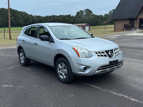 Used 2013 Nissan Rogue S image 2