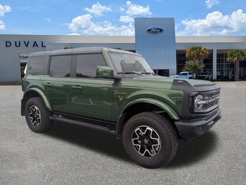 Used 2023 Ford Bronco Outer Banks image 2