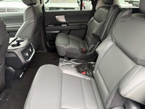 New 2026 Ford Expedition Active RWD image 18