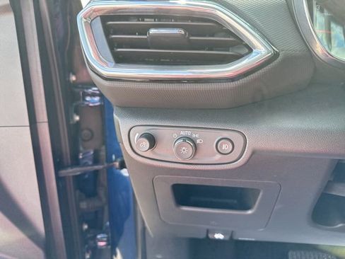 Used 2023 Chevrolet TrailBlazer LT FWD image 19