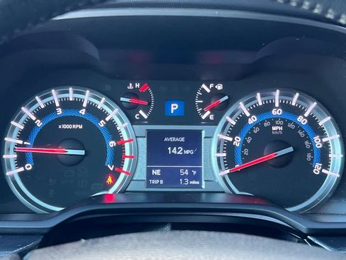 Used 2019 Toyota 4Runner TRD Off-Road Premium image 28