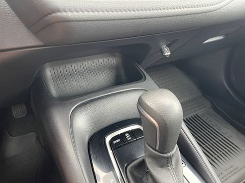 Used 2022 Toyota Corolla SE w/ Carpet Mat Package (TMS) FWD image 18