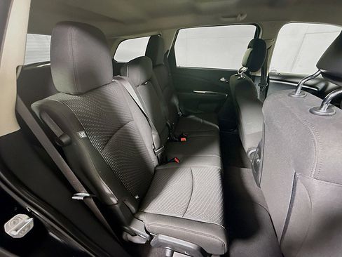 Used 2018 Dodge Journey SE image 24