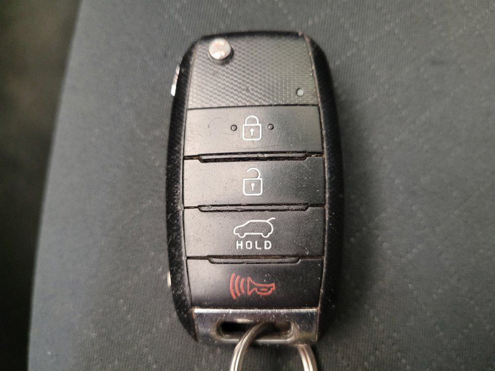 Used 2020 Kia Sorento L FWD image 32