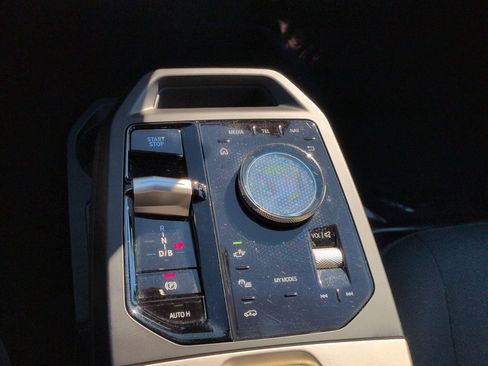 Used 2022 BMW iX xDrive50 w/ Premium Package image 26