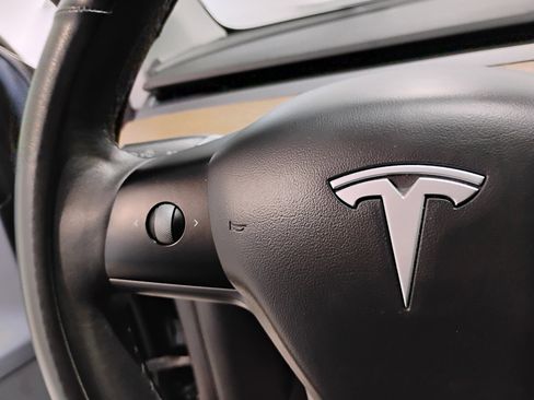 Used 2021 Tesla Model Y 2WD image 70