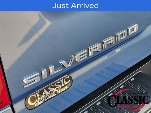 Used 2024 Chevrolet Silverado 2500 ZR2 w/ Technology Package image 17