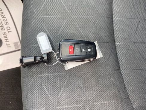 Used 2022 Toyota RAV4 XLE w/ Convenience Package AWD/4WD image 34