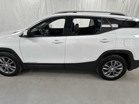 Used 2024 GMC Terrain SLT image 6