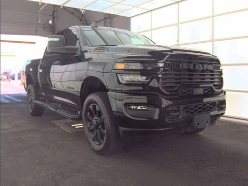 Used 2025 RAM 2500 Big Horn AWD/4WD image 4