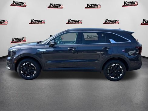 Certified 2025 Kia Sorento S image 8