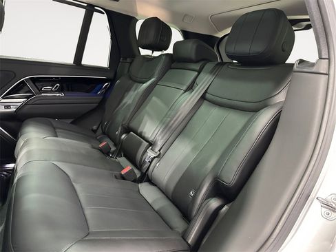 Used 2023 Land Rover Range Rover SE image 13