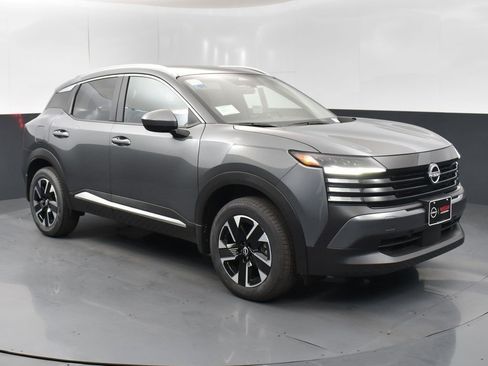 New 2025 Nissan Kicks SV w/ SV Premium Package image 1