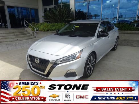 Used 2021 Nissan Altima 2.5 SR FWD image 3