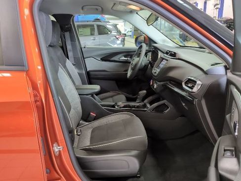 Used 2022 Chevrolet TrailBlazer LT AWD/4WD image 13