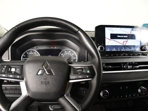 Used 2022 Mitsubishi Outlander SEL AWD/4WD image 16