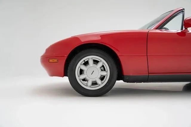 Used 1990 MAZDA MX-5 Miata RWD image 28