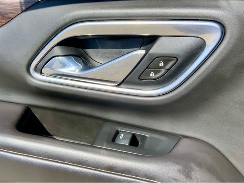 Used 2021 Chevrolet Suburban Z71 AWD/4WD image 43