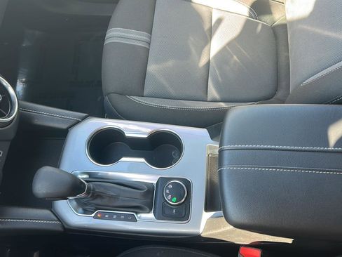 Used 2025 Chevrolet Blazer LT image 21