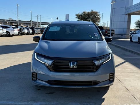 Used 2024 Honda Odyssey Sport image 12