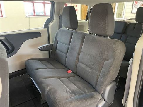 Used 2015 Dodge Grand Caravan American Value Package w/ UConnect Hands-Free Group FWD image 25