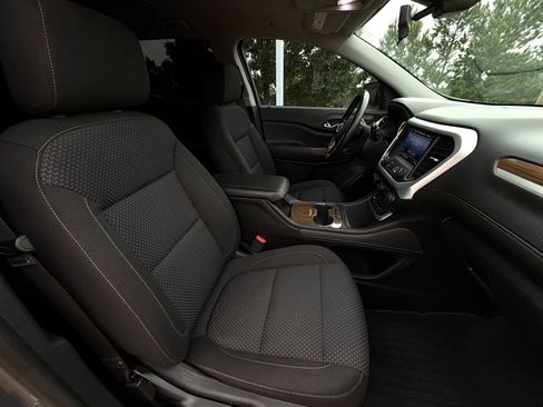 Used 2020 GMC Acadia SLE FWD image 13