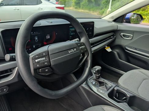 Used 2025 Kia K4 FWD image 20
