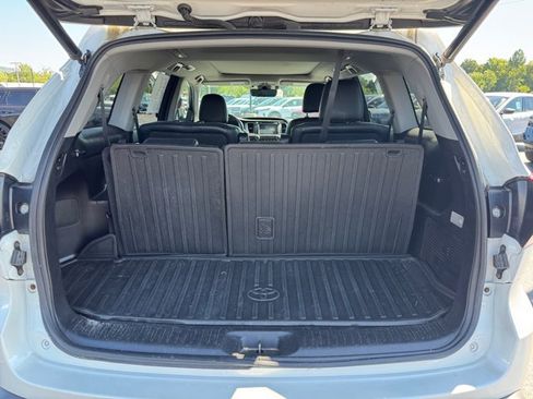 Used 2019 Toyota Highlander Limited Platinum AWD/4WD image 23