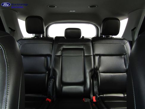 Certified 2022 Ford Explorer XLT w/ Equipment Group 202A AWD/4WD image 25