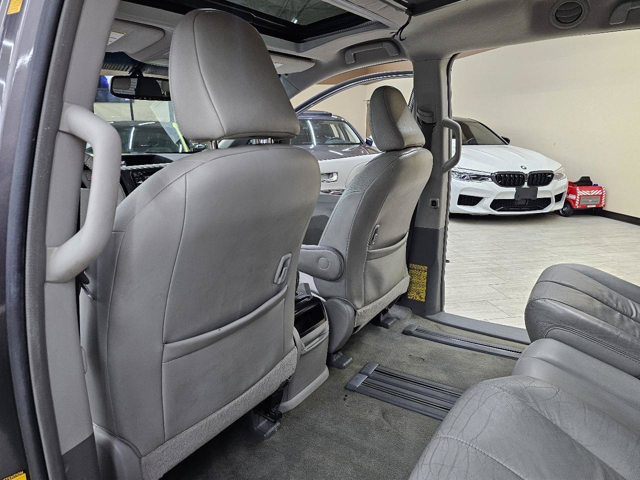 Used 2013 Toyota Sienna XLE FWD image 28